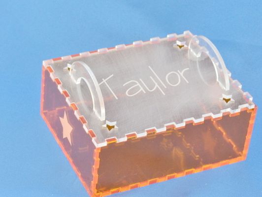 其自主研发的高强度粘接技术解决了大尺寸板材拼接的世界性难题