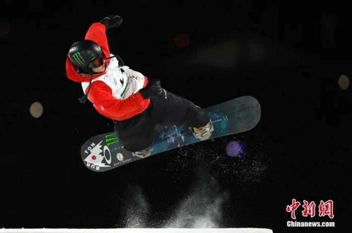 苏翊鸣在X GAMES CHINA 2023-2024总决赛以97.33分夺冠,