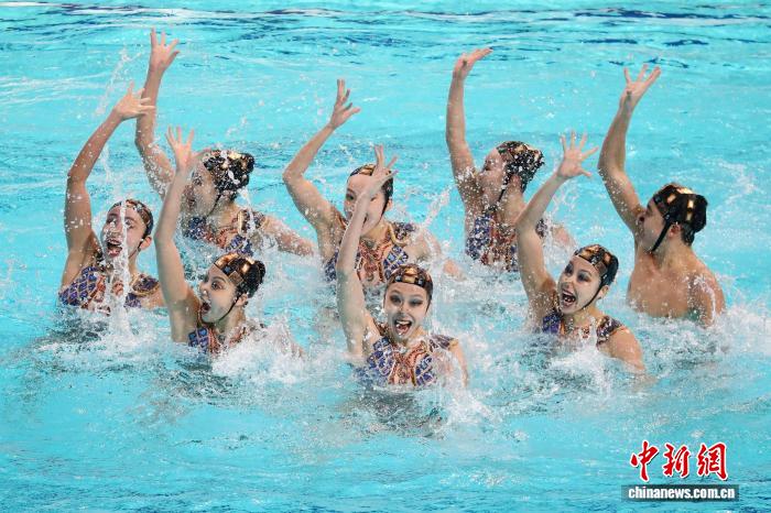 中国花游队西安站斩获5金3银1铜 新老阵容试水男